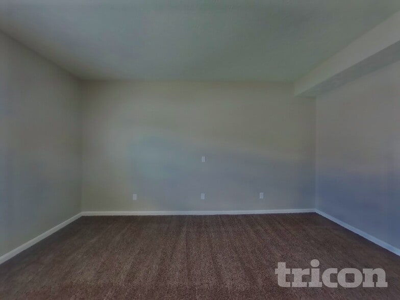 Building Photo - 2252 Silver Spoon Dr