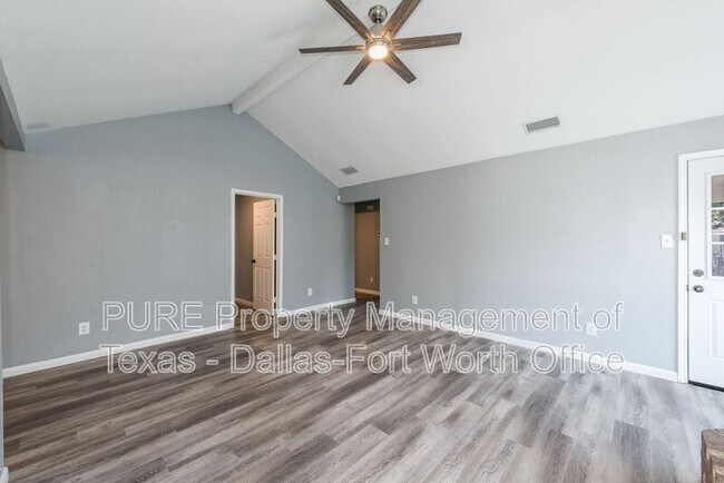 Building Photo - 3720 Garden Springs Dr