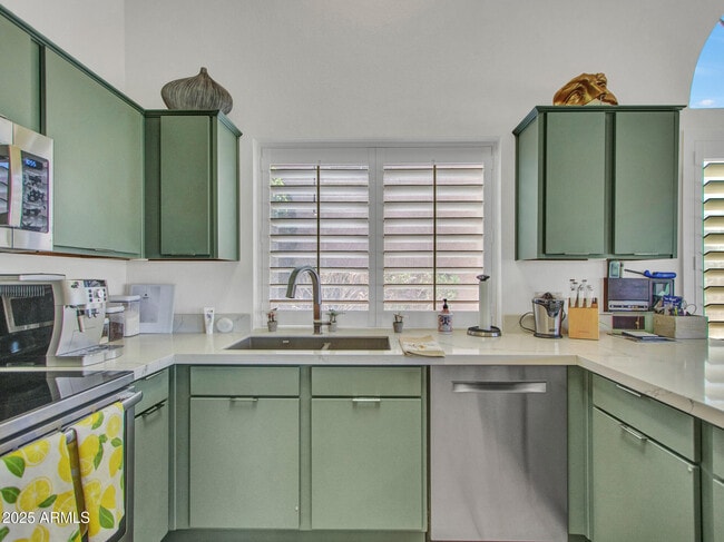 Building Photo - 9343 W Escuda Dr