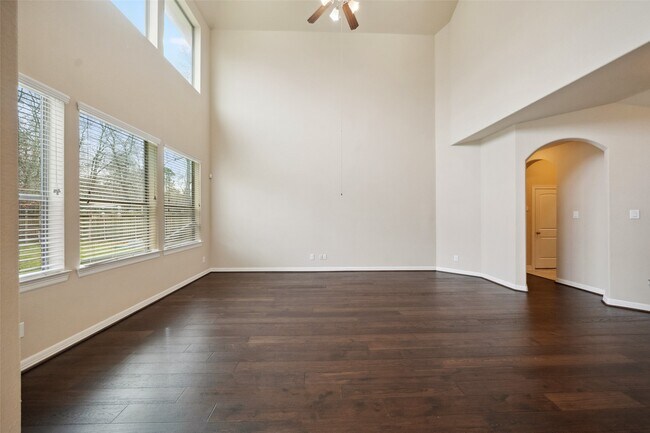 Building Photo - 28510 Lazy Rock Dr