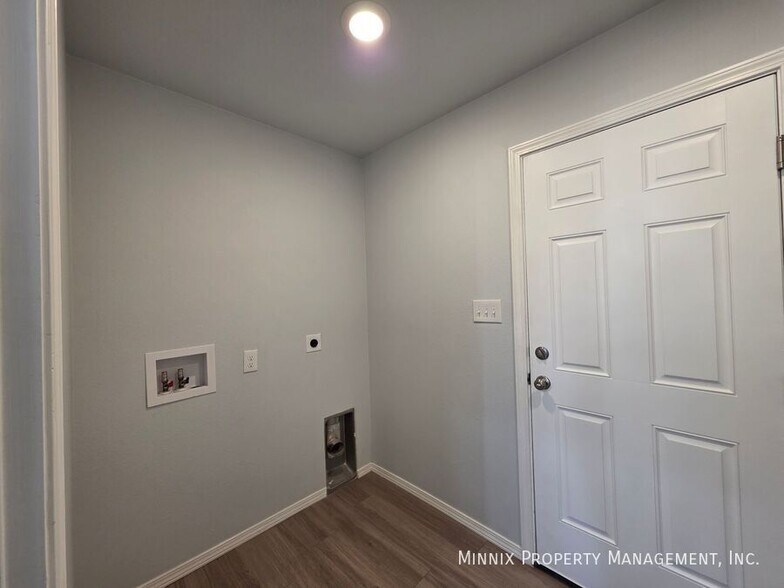 Building Photo - 1647 Wrigley Dr