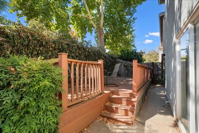 Building Photo - 3224 Via Verde Terrace