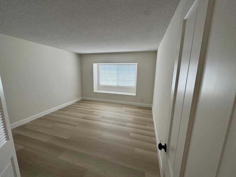 Bedroom 2 - 304 N Meadows Ave
