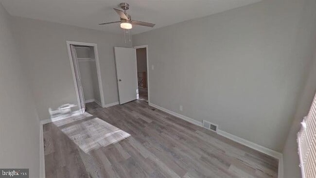 Building Photo - 206 E Walnut Park Dr