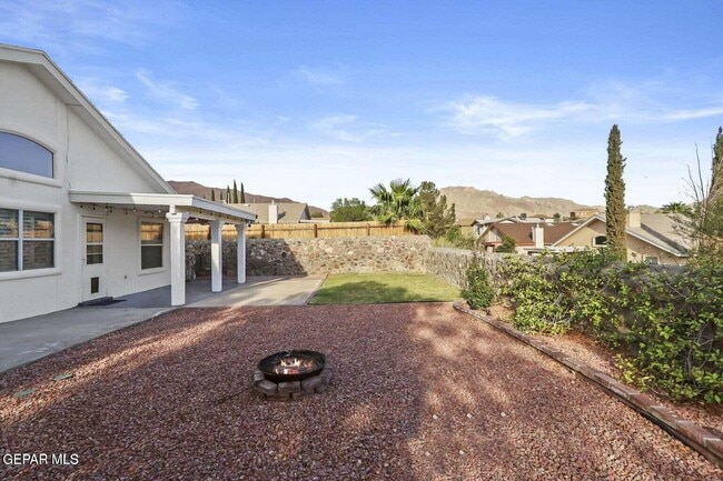 Building Photo - 6520 Boulder Ridge