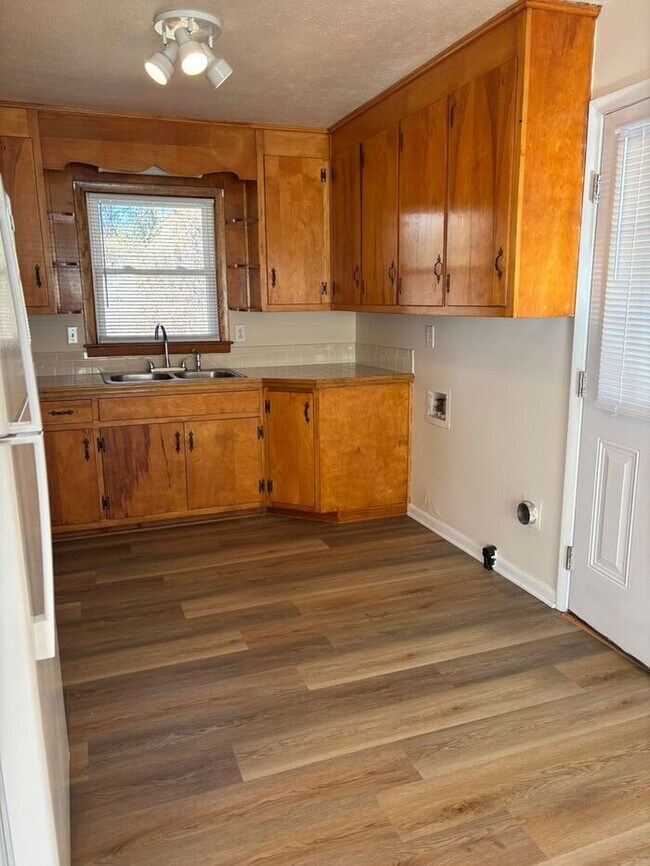 Building Photo - 7522 Decatur Dr