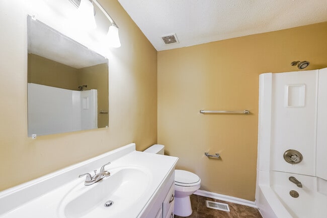 Building Photo - 3015 Apple Valley Ln