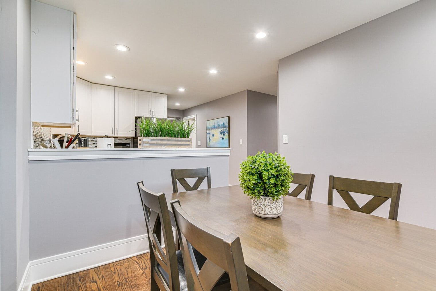 Building Photo - 2148 W Chicago Ave