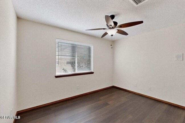 Building Photo - 856 Marimba Dr