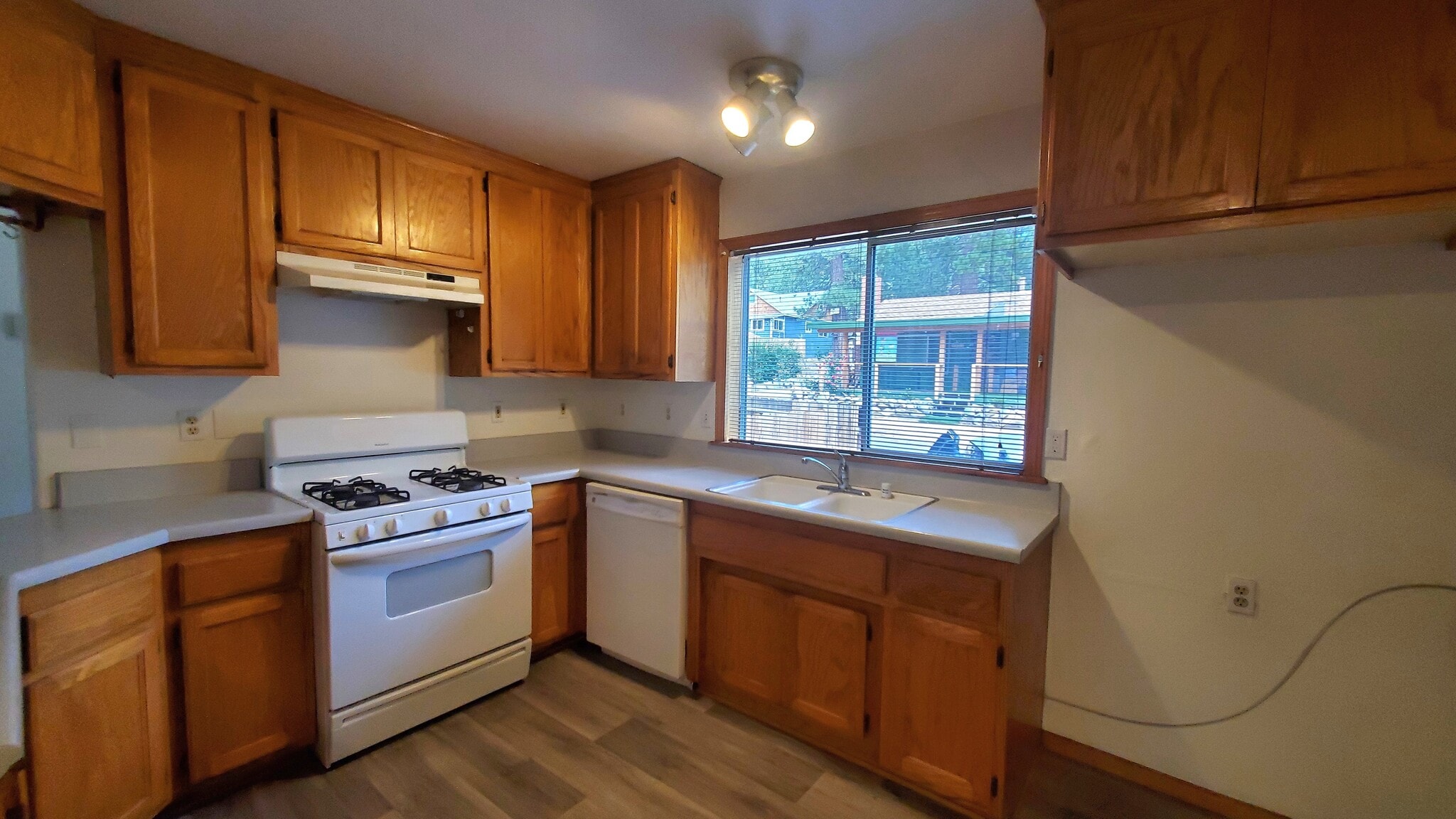 Building Photo - 1121 Illini Dr