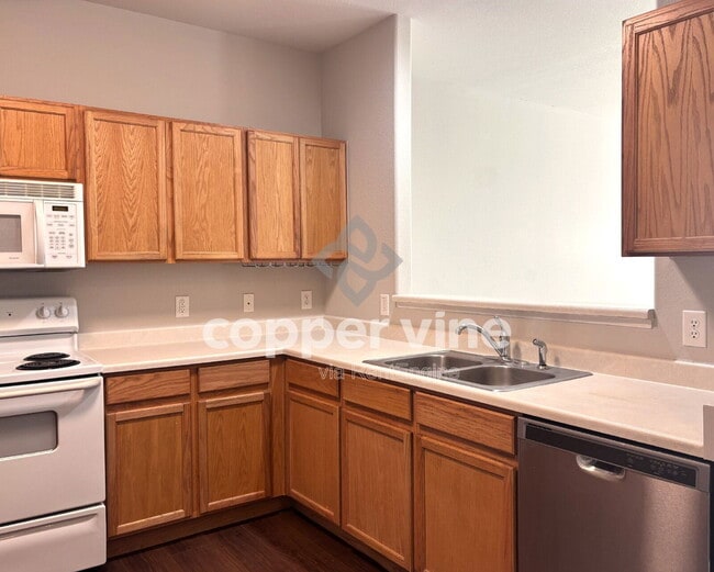 Building Photo - 160 Alyssum Dr