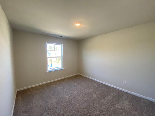 Building Photo - 6015 Weddington Pointe Dr