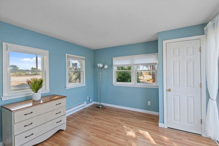 Building Photo - 12 Lower County Rd