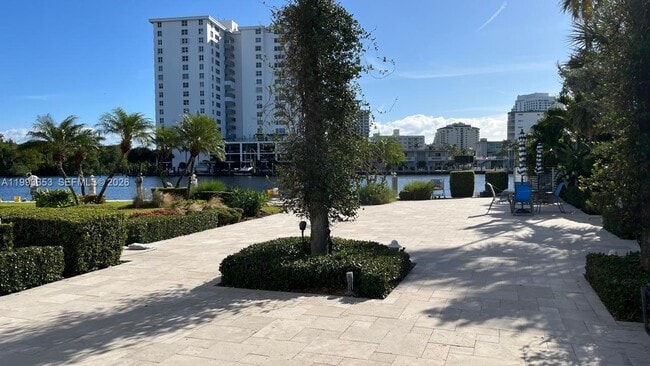 Building Photo - 888 Intracoastal Dr