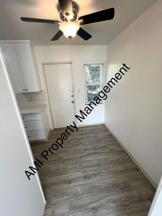 Building Photo - Move in Special!! $500 off 1st Month's Rent!!