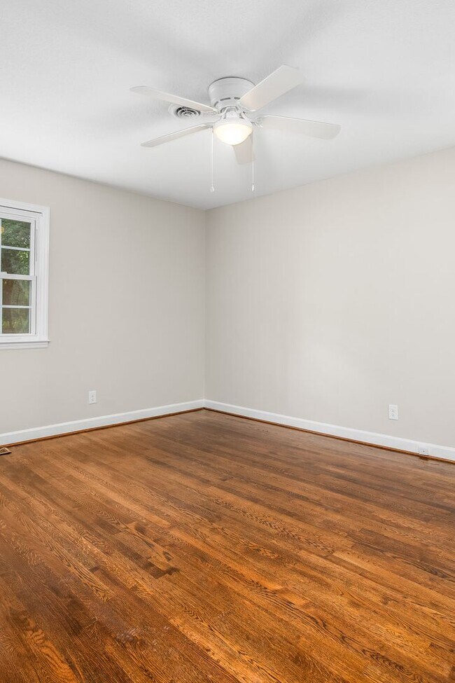 Building Photo - Beautiful Sherwood Location