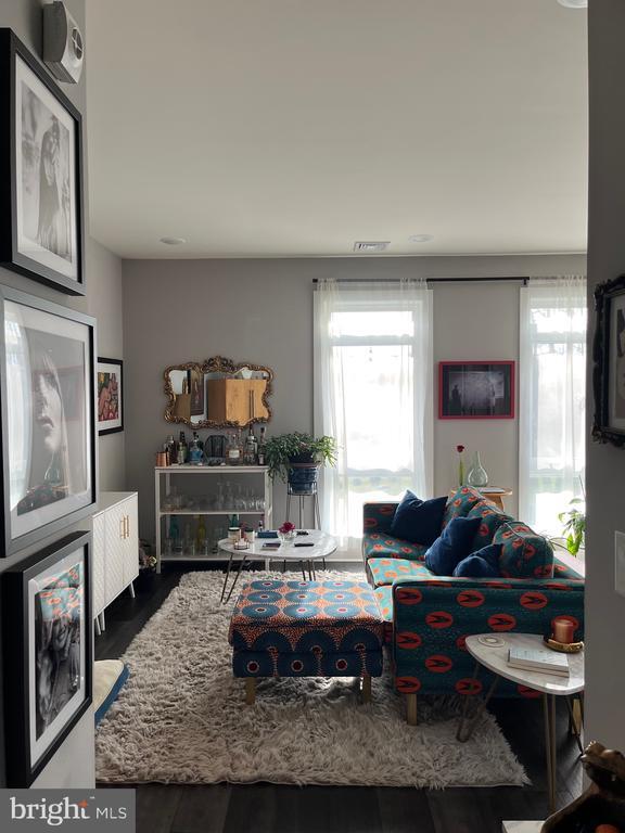 Building Photo - 4001 Ridge Ave