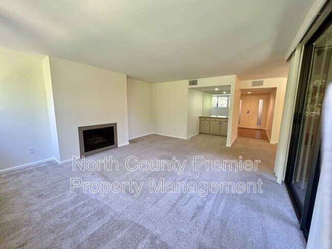 Building Photo - 2420 Torrey Pines Rd