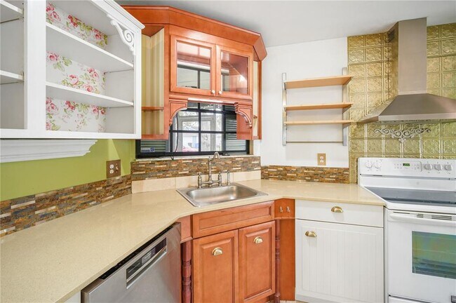 Building Photo - 12715 Trowbridge Ln