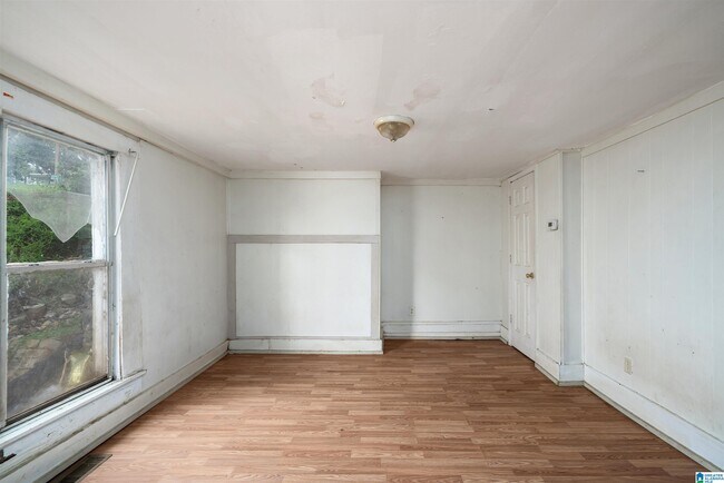 Building Photo - 1216 Waverly St