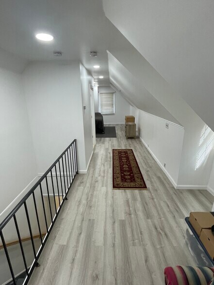 Building Photo - 950 S Plympton St