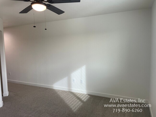 Building Photo - 970 S Coral Pl