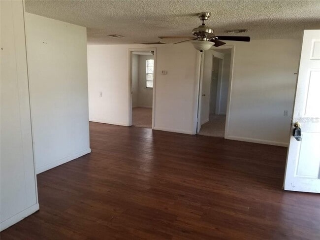 Building Photo - 7039 Aurora Dr