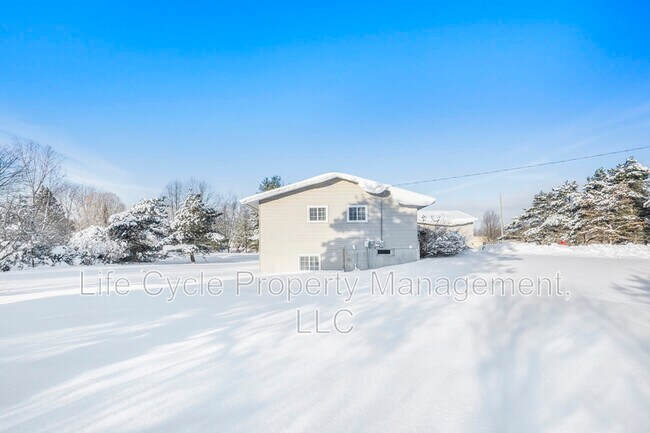 Building Photo - 10764 64th Ave