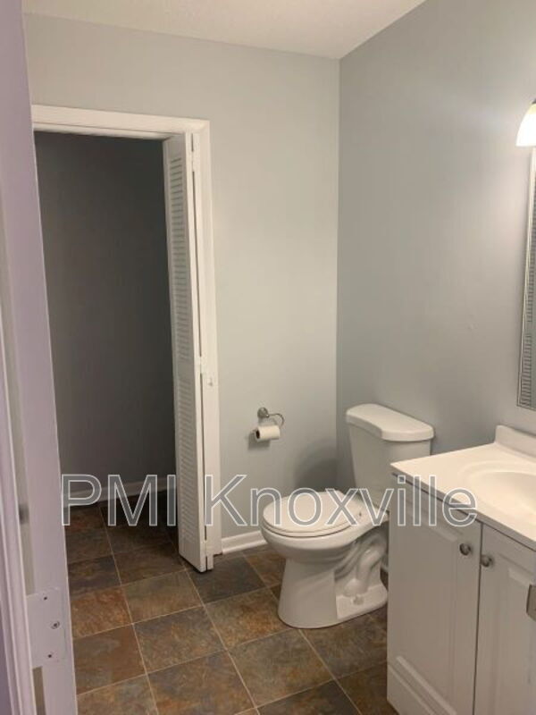 Building Photo - 9120 Woodpark Ln NW