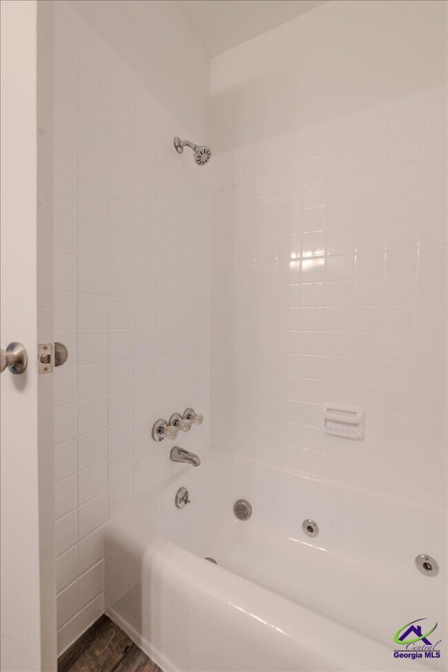 Building Photo - 100 Belmont Dr