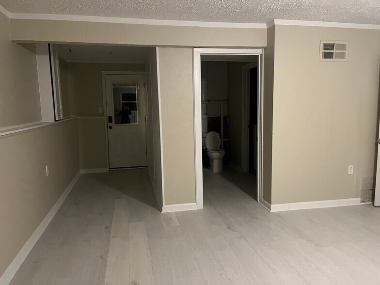 Building Photo - 18 Bluffside Dr