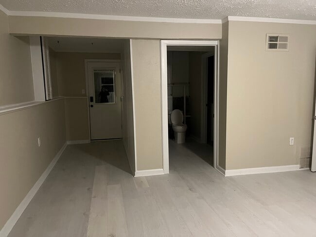 Building Photo - 18 Bluffside Dr