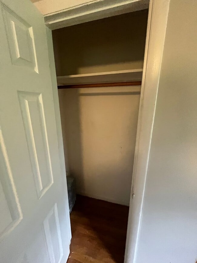 Building Photo - Charming 9 Bedroom Home Located In Raleigh NC!!!