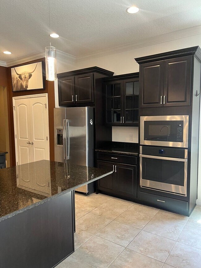 Building Photo - Spacious 3-Bed/2-Bath Rental in Sola Vista – Modern Comfort Meets Florida Living!