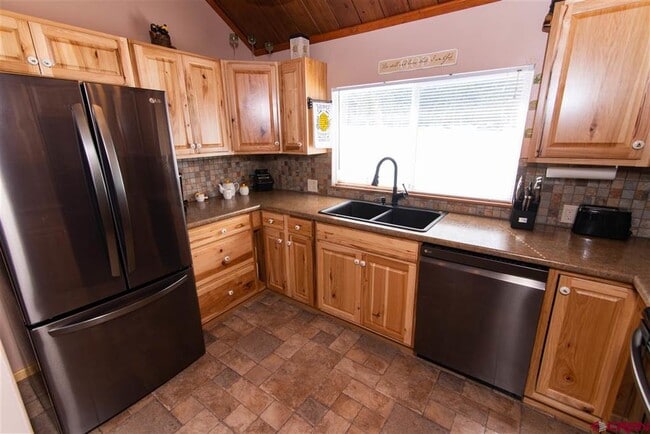 Building Photo - 1021 Ute Dr