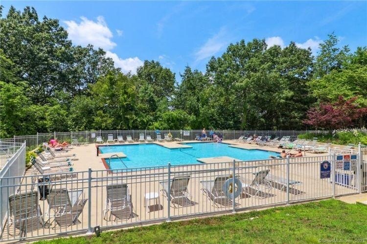 Pool and tennis courts - 20 Carriage Crossing Ln