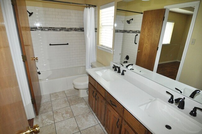 Building Photo - 2212 Diamond Point Dr