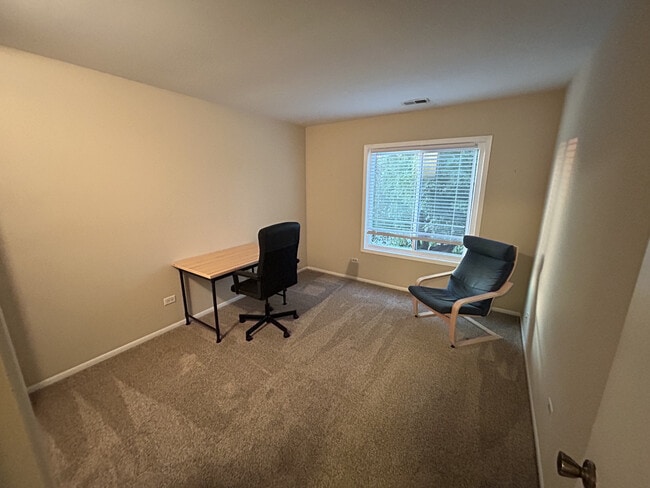 Building Photo - 7030 Park Ln Ct