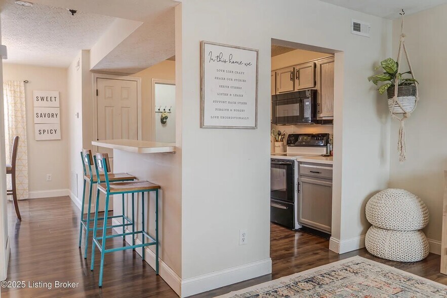 Building Photo - 12207 Hideaway Ct