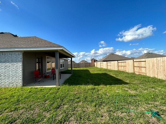 Building Photo - 7410 Hillside Arbor