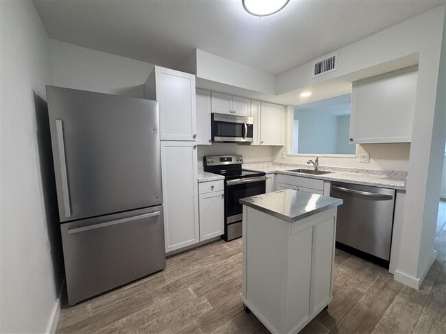 Building Photo - 1258 Barbara Dr