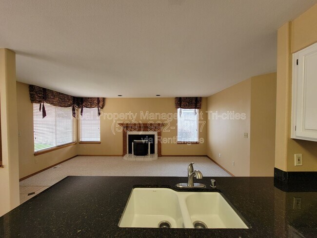 Building Photo - 2918 S Ledbetter Pl