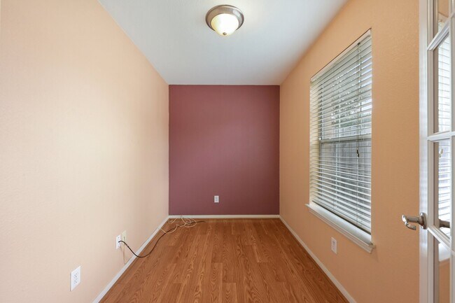 Building Photo - 15114 Magnoliabough Pl