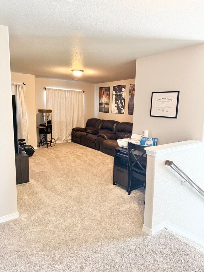 Building Photo - Like New Home for Rent on Truscott!