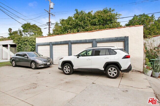 Building Photo - 434 N Ogden Dr