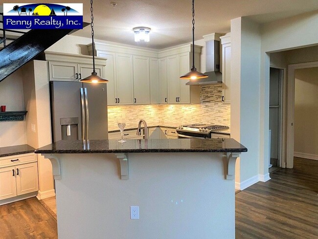 Building Photo - 2 Bedroom  2 Bath plus Loft with Breathtak...