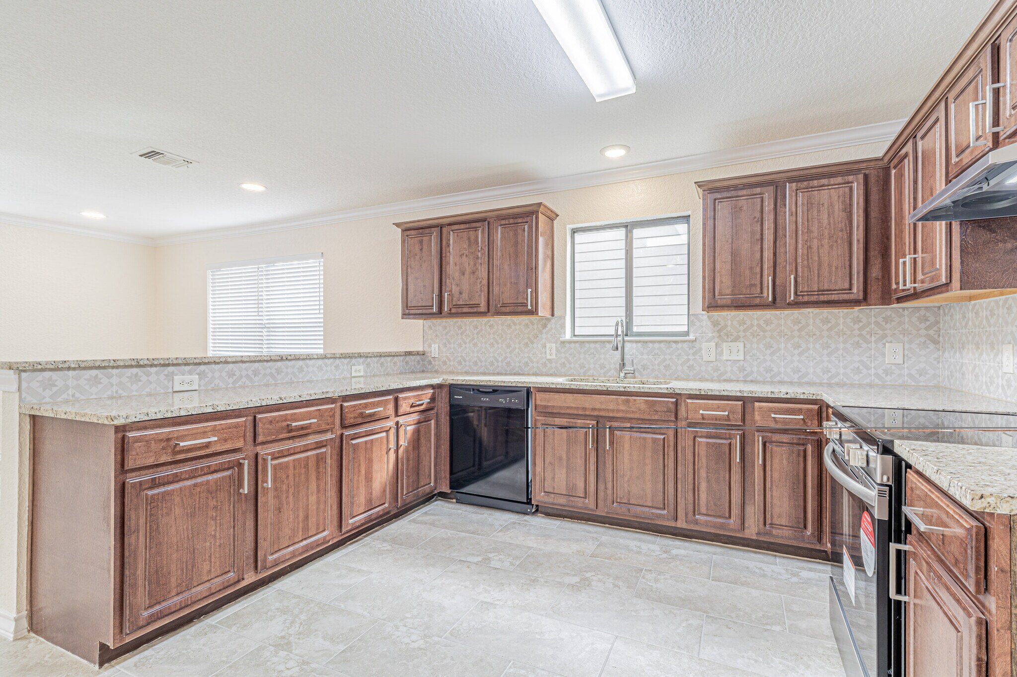 Building Photo - 11427 Creek Eagle