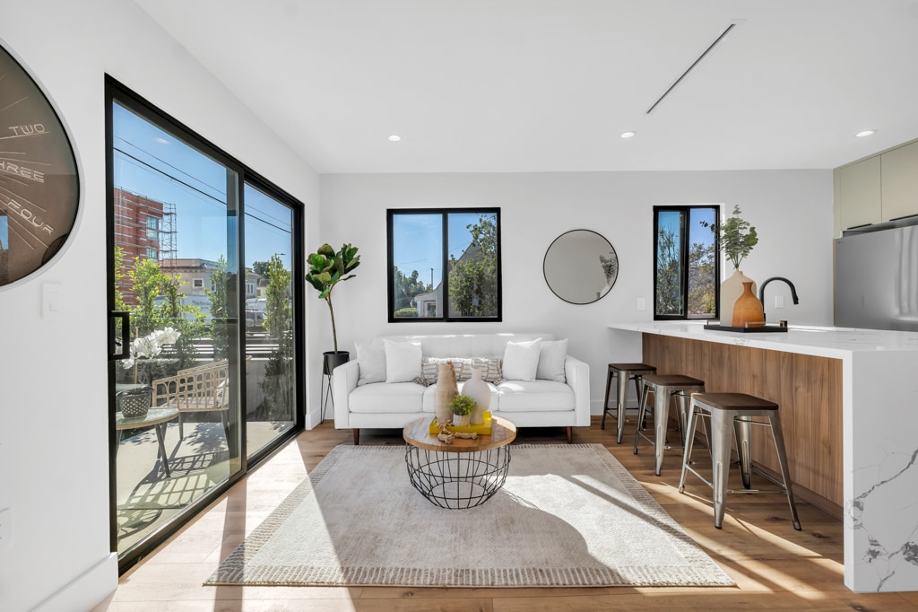 Building Photo - 651 N Wilton Pl