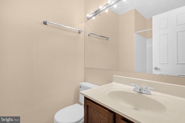 Building Photo - 5743 Burke Towne Ct