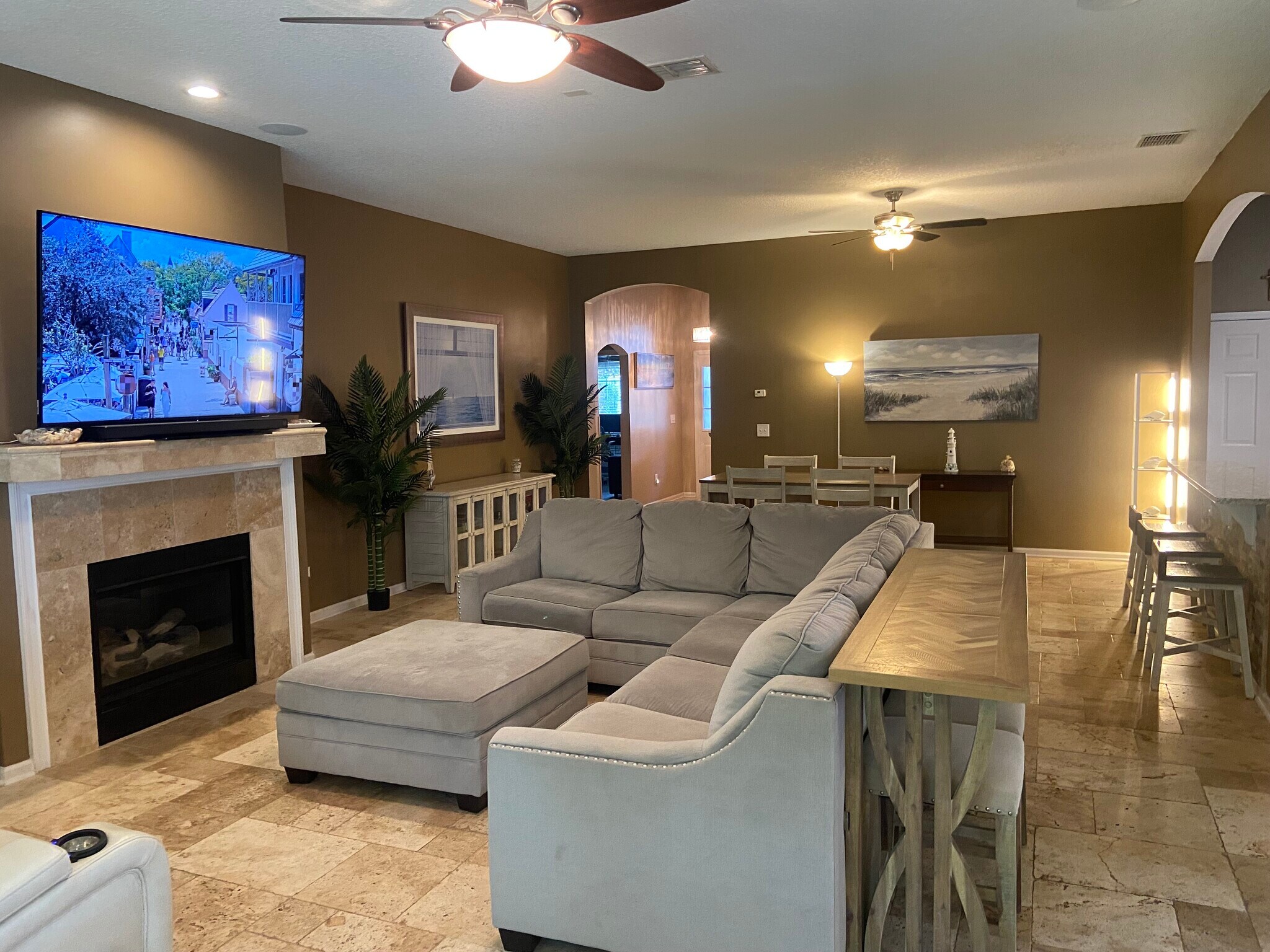 Building Photo - 437 Lake Monroe Pl